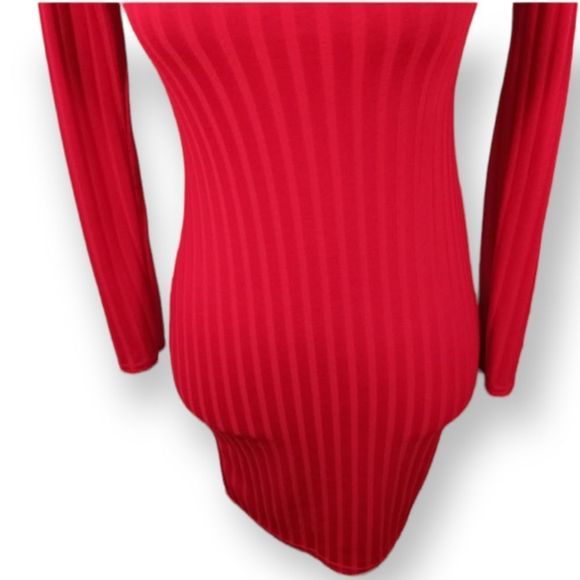 BOOHOO RED RIBBED OFF-THE-SHOULDER BODYCON DRESS - Picture 7 of 13